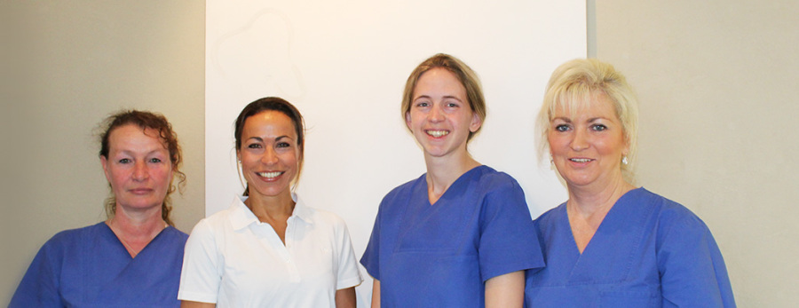 Das Team der Zahnarztpraxis Dr. Natasha Holtmann in Münster